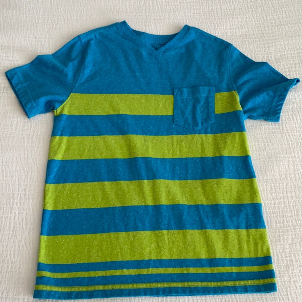 Boys wonder nation shirt. Size 8.